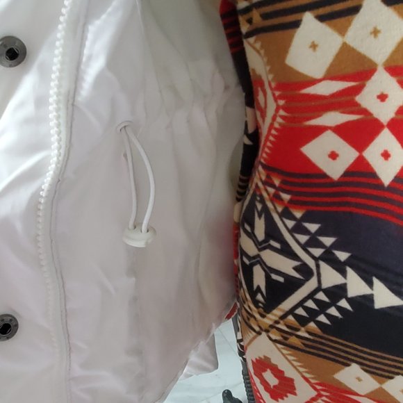 NWT White Puffer Jacket - Picture 5 of 8